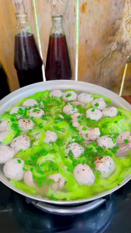 Hãy luôn mĩm cười với cuộc sống hiện tại. Vì cuộc sống này ngắn lắm! Yêu thương nhau còn không hết lấy đâu ra hận thù 🤗🤗🤗