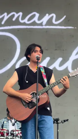 paul + gitar = ❤️‍🔥🫠  #nyomanpaul 