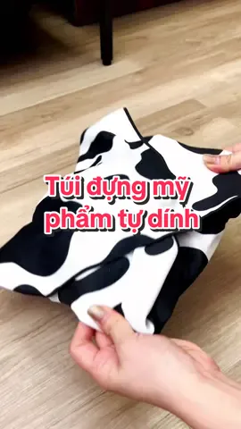 Trông như 1 miếng vải bình thường nhưng khi gấp lại thì nó dính cực kỳ chắc nha, đựng mỹ phẩm, đồ trang điểm cho chị em quá là hợp lý #tuidungmypham #tuidungdotrangdiem #tuivaidungdodanang #tuivaidungdo #fyp 