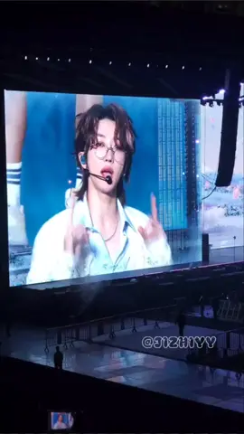 april shower minghao's part on the big screen hits so different  #minghao #the8 #dk #seventeen 