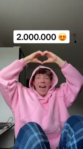 DANKE an JEDEN von euch! 😍 Ich hab immer davon geträumt, das hier beruflich zu machen. Und Ihr habt es mir ermöglicht mein Hobby zu meinem Beruf und zu meinem Leben zu machen! Hab euch alle soo lieb 😭🫶 