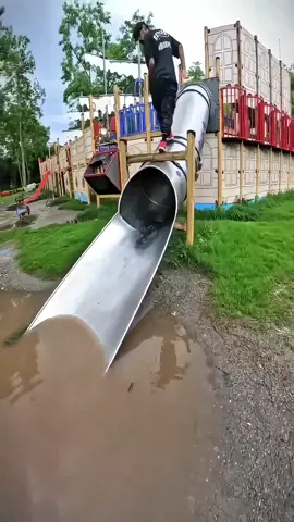 Climbing Parkour Fun in Rain#moneyheist #foryou #playground #parkour_freerunning 