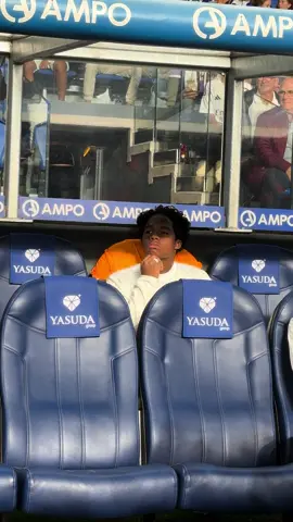 🇧🇷 Endrick mira atento desde el banquillo #Q #compartiresvivir #TikTokDeportes #tiktokfootballacademy #viral #deportesentiktok #realmadrid #endrick 
