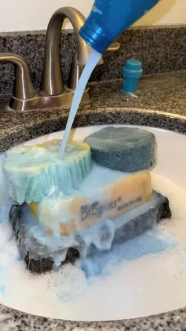 Video 10/10  AKA my last video for my 10k appreciation.  Fabric Softener Rinse  COMING SOON📸: Compilation of Squeezes from the 10 videos.  #rinsingsponges #spongesqueezing #spongerinse #fabricsoftener #fabricsoftenerrinse #sudsyasmr #spongeasmr #waterysqueezes #watersounds #wateryspongesqueezes #wateryrinse #asmr 