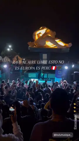 Rave Al Aire Libre 🙂‍↔️🖤 Que Abusiva 🥵🔥 @loulumusique_  Ig : Loulumusique_ #rave #after #miraflores #Tech  #parquedelamor  #invazion #lima #peru #viraltiktok #house 