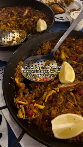 Forever posting Spain content #foryou #fypage #travel #traveltiktok #spain #paella #barcelona #europe #eurosummer #Foodie #throwback #takemeback 