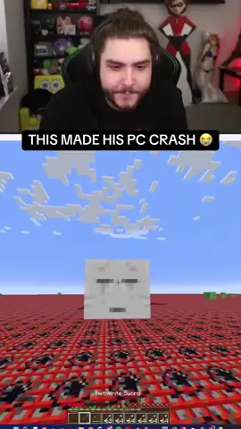 Playing catch with a ghast😭twitch: sennyk4 #Minecraft #gaming #rage #reaction #screaming #streamer #funny #fail #fyp 