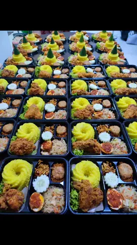 #nasikotak #tumpengmini #tumini #nasibento #nasikotaksidoarjo #nasikuningsidoarjo #nasikuning #nasboxsidoarjo 