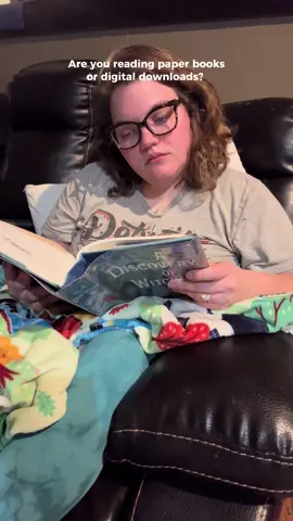 How I spend 90% of my nights once the kids go to bed, cause eff those dishes. Gilmore Girls is on, im cozy on the couch with a soft blanket, and a good drink and that’s me for the night 😂 Im a sucker for a physical book, thank goodness for my local library otherwise id be stuck reading every book on my kindle. What are you currently reading? #tbrlist #librarytiktok #BookTok #kindle #gilmoregirls #fall #CapCut 