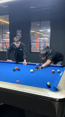 😌😌 #funnybilliard #ninjabilliard #dinantiosbilliard #billiardindonesia #olahragatiktok #serunyaolahraga #billiardschallenge #billiards #tutorialbilliard 