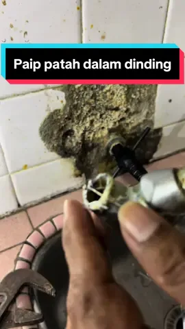 Paip patah dalam dinding ? Kami boleh bantu. (cover area wangsa maju/setapak/danau kota dan kawasan berdekatan) #plumbing #plumber #plumbinglife #plumberlife #plumbersoftiktok #bathroom #bathroomcleaning #bathtub #bathtubgoals #tubspout #plumbingrepair #plumbingtok #DIY #fyp #foryou #serviceplumber 