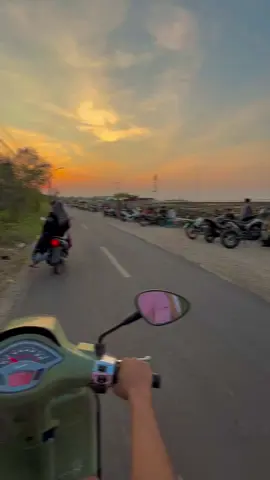 Sopo seng duwe kenangan nek tempat iki 😅 #plengsenganngemboh #gresikutara #pantaidalegan #nyorevibes 