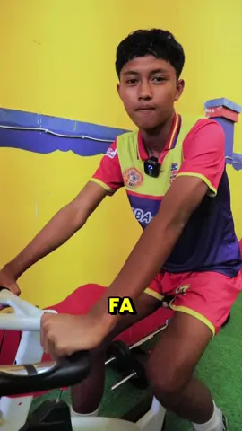 Kenalan dengan Abi, anak Lampung yang sudah 2 tahun di biMBA AIUEO FA!  Dari Kedaton United, sekarang Abi menikmati serunya berlatih dengan teman-teman seru dan fasilitas yang keren. Yuk, bergabung bersama kami di biMBA AIUEO Football Academy! #fyp #bimbaaiueoss #footballtiktok #Soccer #sepakbolaindonesia #football 