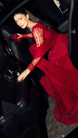 Ayeza Khan #ayezakhan #ayeza #london #actress #model #foryou #fyp #tiktok #tiktokviral 