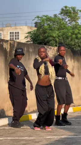 Like @Crytical said and I repeat “ who go help you no go stress you” . Take it or leave it !  The last part  is soo funny 😭🤣 W/ @Melissa @D O R I C H🤍💕❤️!  Dc: @Lisa Quama  #sheisrichael #_richael1 