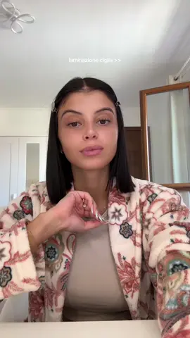 scusatemi la vestaglia ma dovevo farvele vedere appena tornata a casa🥹😍 #laminazioneciglia se siete di roma io vi consiglio la mia estetista @royallashesbrows_ 