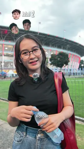 Seru banget ya nonton tim kebanggaan bangsa bertanding! Kalau menurut kamu, siapa yang paling keren? Coba komen di bawah ya, Leminz! #KebaikanMineralTerlindungi #PilihLeMinerale #PilihanTerbaik #LeMinerale #AsliMilikIndonesia