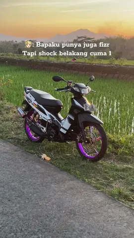 Koyo fiz r ning bedaa😭😭 #twostroke #fizr #125zr #2stroke #foryou #fizrindonesia #fyp 