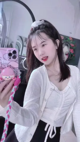 Iu màu hường ghét sự giả dối 😆