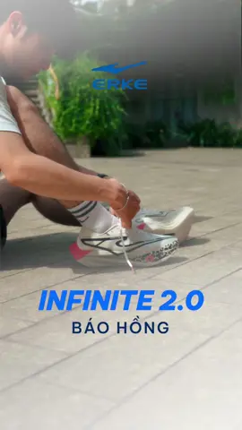 🚀 Tên lửa mini, chạy bộ easy. Siêu phẩm Báo Hồng lên chân, giúp bạn chạy nhanh như một chiến binh báo đốm, tranh PB ngay với INFINITE 2.0 Báo Hồng nhé 😎 #ERKE #ERKEVIETNAM #giaychaybo #INFINITE #marathon 