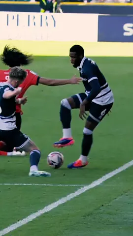 🥶 Wait for it… #Millwall #Football #skill 