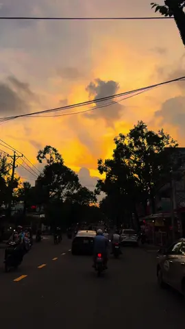 𝙲𝚑𝚒ề𝚞 𝚖ộ𝚝 𝚖ì𝚗𝚑, 𝚝𝚛ê𝚗 𝚙𝚑ố 𝚗ă𝚖 𝚡ư𝚊….! 💔#b#buon_tam_trangforyou #tamtrangbuon 