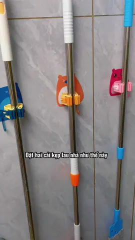 Đừng để giẻ lau và chổi đã qua sử dụng vương vãi khắp nơi. Hãy thử chiếc kẹp này treo trên tường để cất giữ sạch sẽ và hợp vệ sinh, đồng thời cũng rất tiện lợi khi mang theo!! #tienich #creatorsearchinsights #mockepgiucaylaunha #thietthuc #jizonguyen 