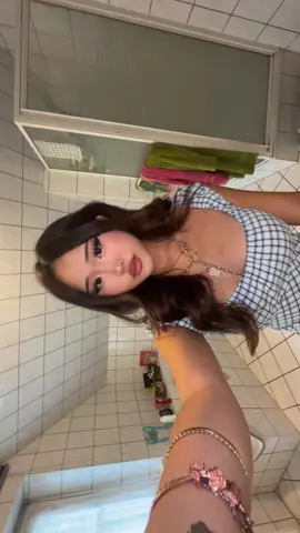 This top is so cute #asian #cute #asiangirl #abg #makeuptut #makeuphack #foryou #fyp #viral #blowout 