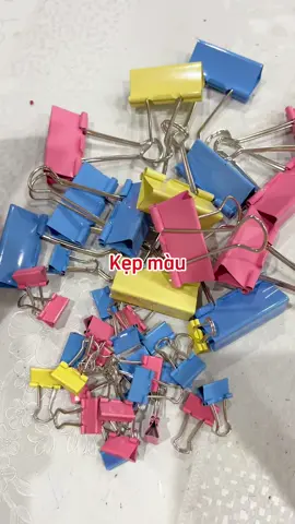 Kẹp màu dùng để kẹp giấy tờ hay tài liệu ạ#kepbuom#kepmau#vanphongpham #taphoaconghi 