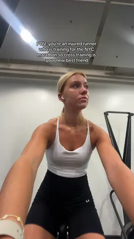 The only time i will read to pass the time  #injuredrunner #runninginjury #crosstraining #spinbike #cycling #nycmarathon #marathontraining 