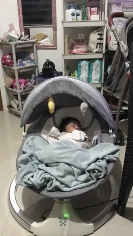 Mga mhiie malaking tulong to sa pag aalaga lalo na sa pag tulog 🥹🥰 #babyswing #babyswingwithmusic #electriccradle #babyproductrecommendations #babyrockingswing