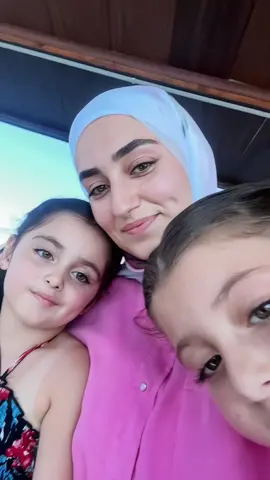 مين سهران 😍 اثبتوا وجودكم بلايك أو تعليق😍 #الين #تالين #alinetalineofflcial #الين_سليمان #الين_تالين #لبنان #توأم #alinetalineoff #توأم #twins 