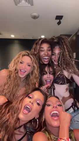 México, Colombia, Brasil, Jamaica y Venezuela presentes! #NewMusic @Danna @Anitta @Lele Pons @Winnie 