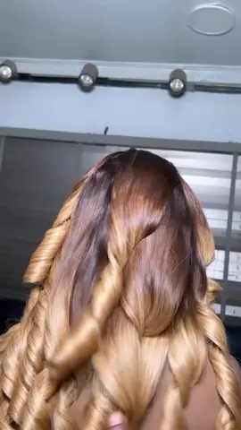 Bouncy Hairs Never Misses!💯🫦 You can just smell it from far when the hair quality is Ombré Blondè Unit  Raw Hair Unit✨✨✨ Wavy Bounce SDD Donor human hair 💯 300grams 🔸With a matchig 5by5 Closure  🔸20inches with a Matching 5by5 closure✅ Price: 465k 📌Send a dm/click link on bio for purchase  Delivery cost; ➡️ Within Lagos: 1500-3k ➡️ Outside Lagos: 2k-4k . . . . . . #rawhair #singledonor #viral #donorhair #sdd #instagramgrowth #rawhair #5by5closurewig #humanhair #igreach #luxuryhair #reels #explore #trendingreels #trending #viralreels #viralvideos #instagramhacks #explorepage✨ 