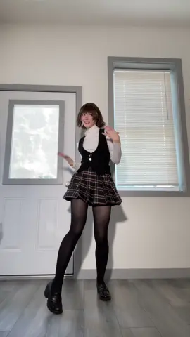 The shoes would not cooperate with the ending of this dance 🥲 #cosplay #cosplayer #persona5 #persona5cosplay #persona5royal 