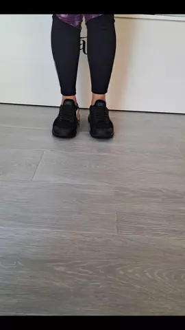 👉👉NUEVA COLECCIÓN 🍁🍁 UNA SUPER DEPORTIVAS  DEPORTIVAS SKECHERS CON SUELA ANTIDESLIZANTE  SIN CORDONES  IDEALES PARA TRABAJO  TALLA 35 AL 41 PVP 64,95€ 631 45 26 71 para pedidos  EN NUESTRA WEB  https://calzadosanabel.es #anabelcalzadossalar #anabelcalzados #zapatería #complementos #deportivas #skechers #mujeres 