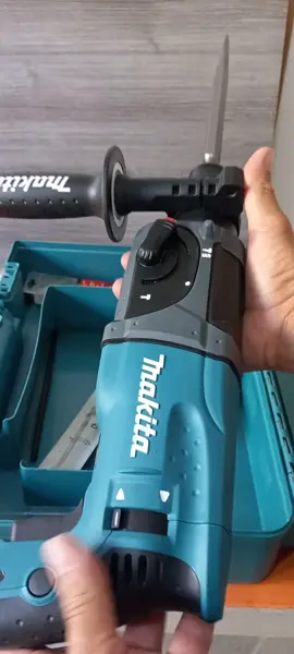 FURADEIRA DE IMPACTO MAKITA HR2470