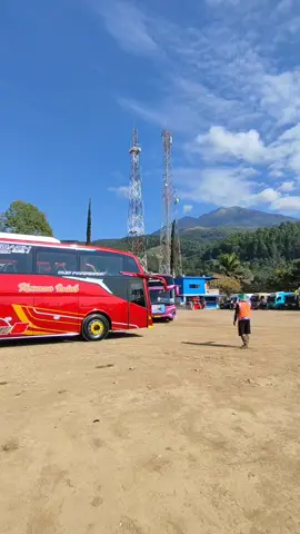 pesona lereng lawu 🤩🤩 #telagasarangan #magetan #kusumaindah #kusumaindahbus #tawangmangu #sewabusjepara #sewabuspati #sewabuskudus 
