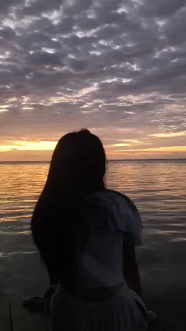 Bukan Milik Ku Lagi🥀 #senja #alonegirl #fyp #fypシ゚  #songsad #sunsetvibes #sunset #sunsetvibes #aesthetics #senjasore #stevanpasaribu @stevanpasaribu  #bukanmilikkulagi 