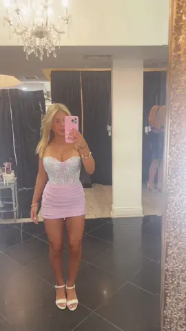 @Esmeralda’s Boutique use code - AW00 for $$ off :)💜🤍