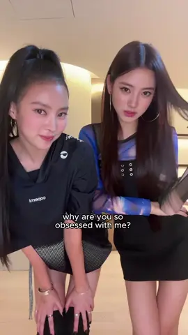 so why are you so obsessed..? 😉💅 #MEOVV #미야오 #MEOW #ANNA #안나 #NARIN #나린 #THEBLACKLABEL #더블랙레이블 