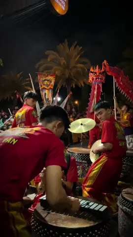 Đánh Đàn Múa Lân Trung Thu tại Bình Định 🫣😍 Tối đêm qua  Team Long Vân đã có 1 màn Trình diễn đẹp mắt gửi tới Khán Giả Quy Nhơn 👏🏻🥰 Mong khán giả lun quan tâm ủng hộ lịch trình biểu diễn sắp tới 🔥 Cảm ơn sự cổ vũ nhiệt tình 😘#longvanbinhdinh #lsrvietnam ##lân_sư_rồng #trieutraitre #lansurong #TeamLongVân #lansurongvietnam #múalân #mualansurongvietnam #lsr #múalânmaihoathung #mualan #múalânsưrồngquynhơnbìnhđịnh #lansurong0102 #trungthu #trungthu2024 #77binhdinh #lansurongniemdammebattan #lân_sư_rồng_niềm_đam_mê_bất_tận #xuhuong2024 #fyp #đánhtrốngmúalân #binhdinh #đánhtrống #binhdinhquetoi 