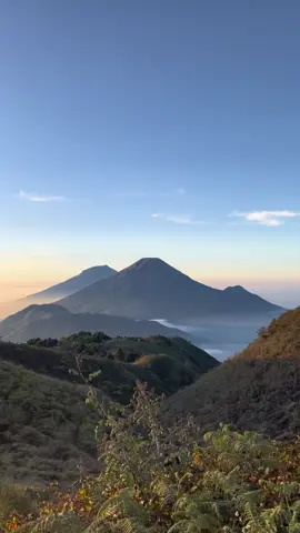 Nih mentahan nya buat story kalian wkwk #mentahan #mentahanvideo #prau #mountain #praumountain #gunung #mdpl #fyp #xyzbca #aqua 