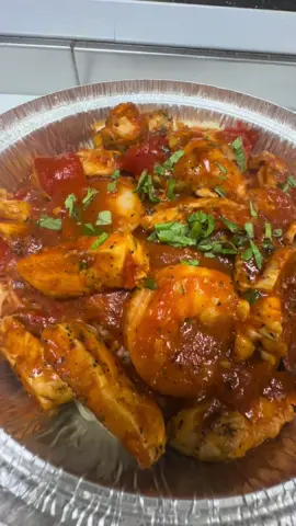 Chicken and Shrimp Fra Diavolo 😝🔥👌‼️ If you want something spicy 🥵 then this is for you 😛 #FoodTok #foodtiktok #fyp #foryourpage #food #Recipe #ingredients #chickenandshrimpfradiavolo 