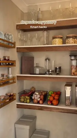 I refuse to spend more on the containers than the actual food so here’s what im using from kmart  #kmartaustralia #kmartfinds #kmartstorage #kmarthaul #kmartaus #kmarthacks #organisedhome #pantryorganization #organisation 