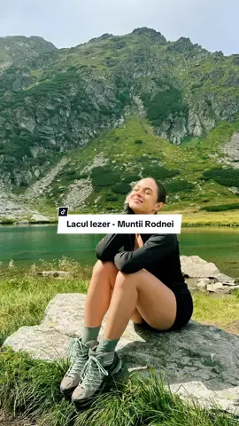 Stiai de acest lac unic in Romania? 🇷🇴 Uite cum arata traseul pana acolo👆🏻🏔️💦 . . . #romania #romaniatiktok #fyp #travel #traveltiktok #travelromania #maramures 