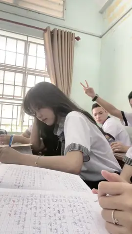 oi oi oi bakaa#funny#girl#class#goofy#funny#baka#oi 