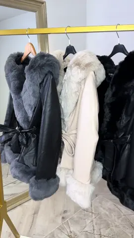 𝐀𝐔𝐓𝐔𝐌𝐍 has arrived girls🍂❄️ Get your hands on our BEST-SELLING, faux fur, hooded 𝙇𝙞𝙡𝙡𝙞𝙚 coat🔥 Only £44 in the flash sale… #fyp #discount #coupons #newin #glamdollfashion #glamdollcoat #lilliecoat #furcoat #furcoatseason #autumn #autumnfashion #tiktokmademebuyit 