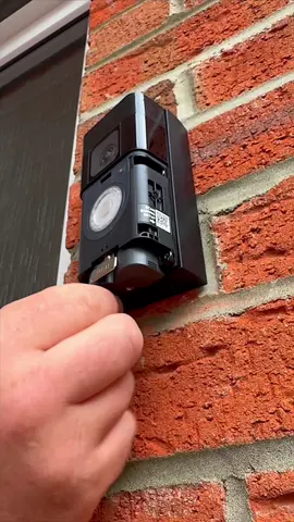 Doorbell Install in Record Time 🫡 With a sleek design and advanced features like head-to-toe view and 3D motion detection, The Ring Battery Video Doorbell Pro  offers clear visibility day and night. The 1536p HD video ensures detailed images, even in low light. Installation is easy with included fixings and a quick-release battery pack. ==AD========== Learn more about the battery video doorbell pro 👉 https://hub.efixx.co.uk/ring-video-doorbell @ring  Join the ring professional program 👉 https://hub.efixx.co.uk/professional-program #doorbell #ringdoorbell #electricians 
