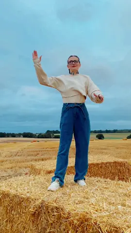 TT should I come back? 😏 #create #motivation  #dancer #scarecrow #dance #foryou #fyp 